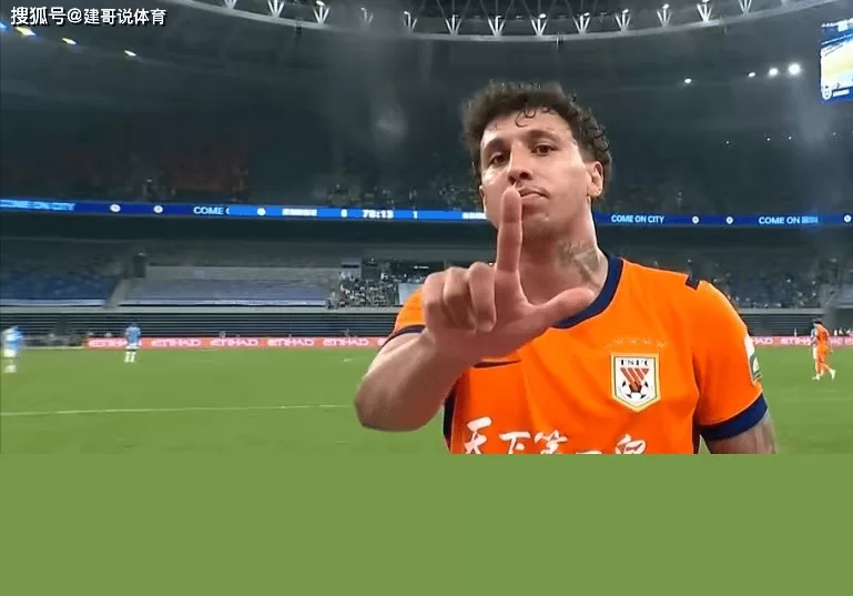 2-1!王彤补时读秒丢球!韩鹏兄弟遭戏耍!泰山关系户再成笑柄_比赛_鹏城_深圳
